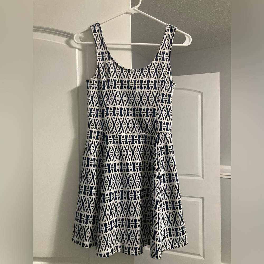 H&M patterned dress!! Size 6